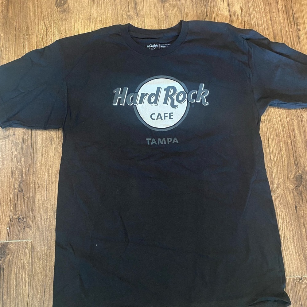 Hard Rock Cafe Black Tee with Gray Logo Large